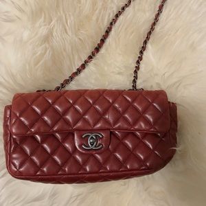 Chanel Purse: Vintage Lambskin Berry